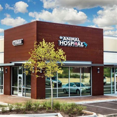 Pet House Central Veterinary Clinic .